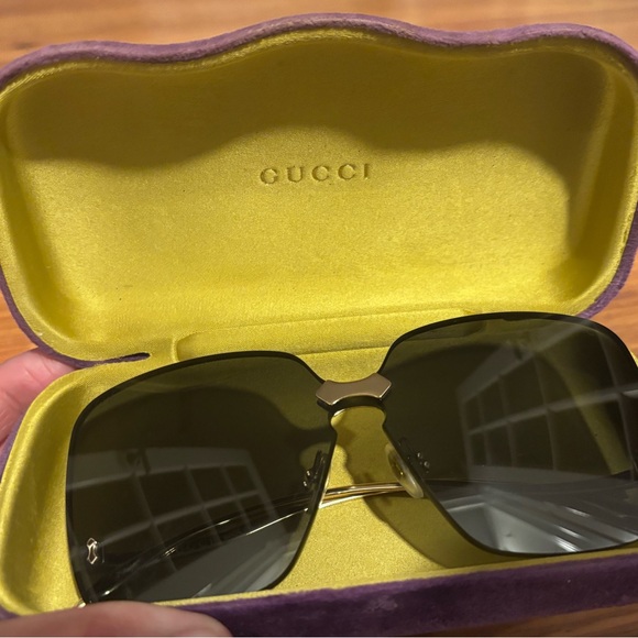 GUCCI Sunglasses - Picture 1 of 5